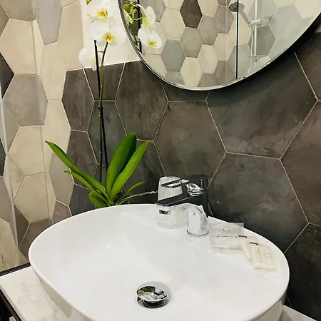 Catania Rooms 4* كاتانيا