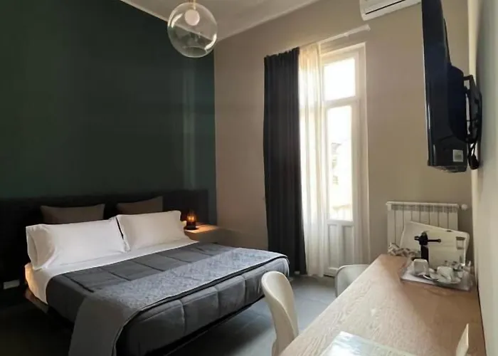 Catania Rooms Bed & Breakfast 4*